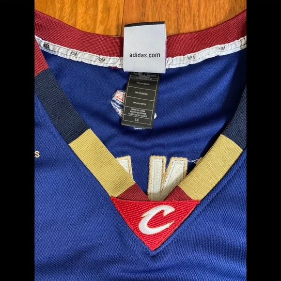 Shaquille O’Neal Cleveland#33 Jersey Sz. 44 (Sz. M)